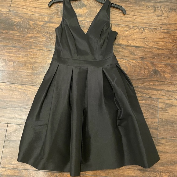 Jessica Simpson A-Line Bow-Back V-Neck Dress - Picture 2 of 7